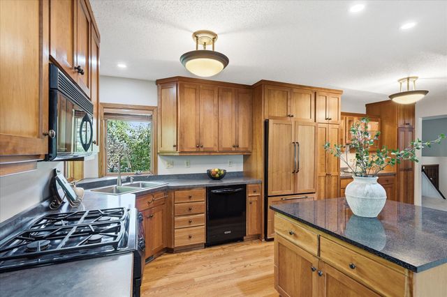 2516 Ridge Lane, Mounds View, MN 55112