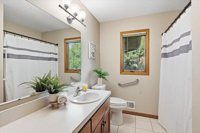 2516 Ridge Lane, Mounds View, MN 55112