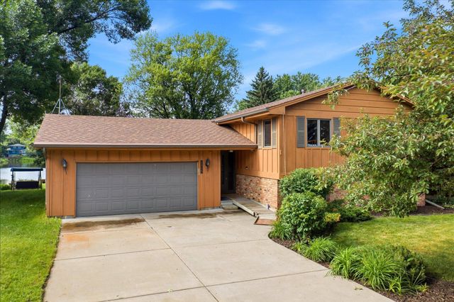 2516 Ridge Lane, Mounds View, MN 55112