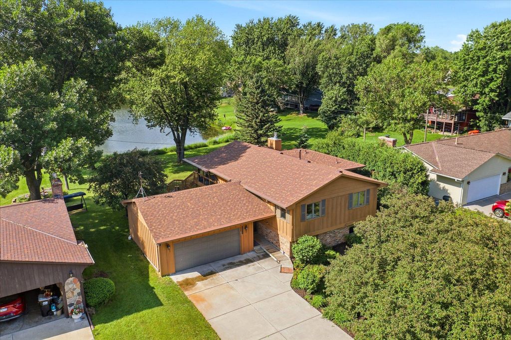2516 Ridge Lane, Mounds View, MN 55112
