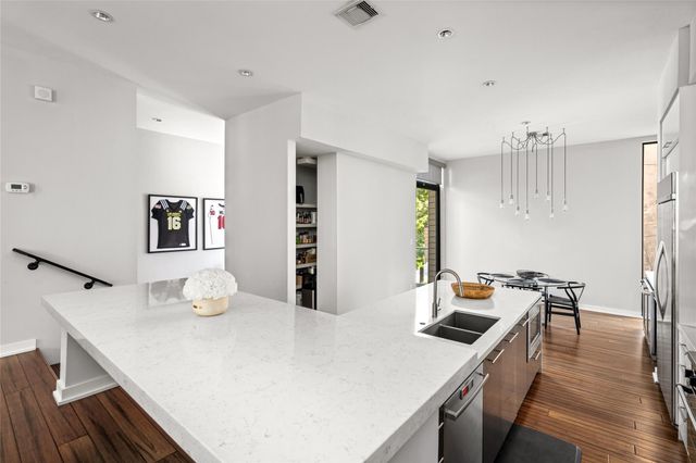 2202 Whitney Street, Houston, TX 77006