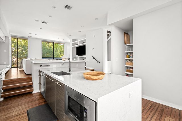 2202 Whitney Street, Houston, TX 77006