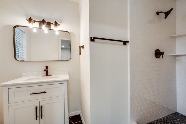 611 Ray Andra Drive, Desoto, TX 75115