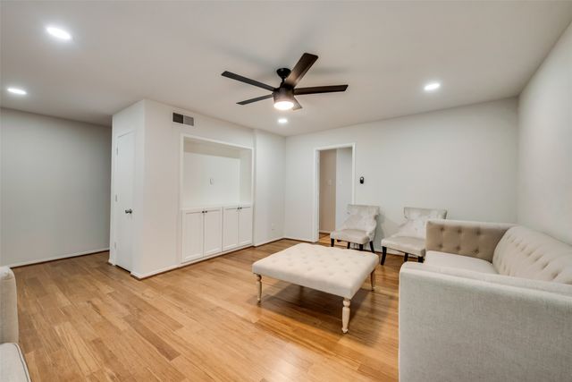 611 Ray Andra Drive, Desoto, TX 75115