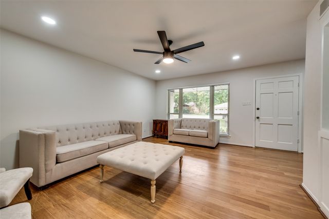 611 Ray Andra Drive, Desoto, TX 75115