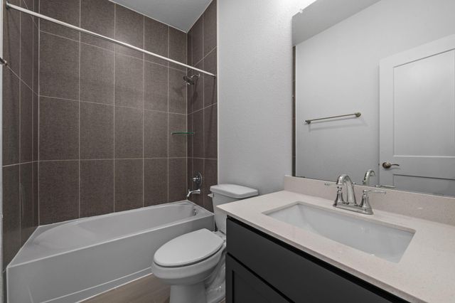 5246 Big Dipper Drive, Iowa Colony, TX 77583