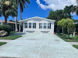 1025 Silver Lakes BLVD, Naples, FL 34114