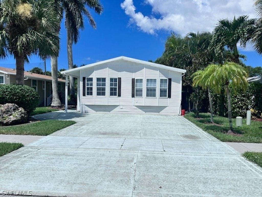 1025 Silver Lakes BLVD, Naples, FL 34114