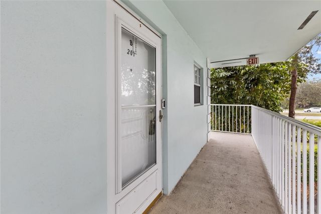 1901 Indian River Boulevard 201B, Vero Beach, FL 32960