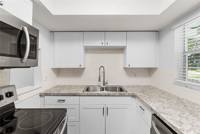 1901 Indian River Boulevard 201B, Vero Beach, FL 32960