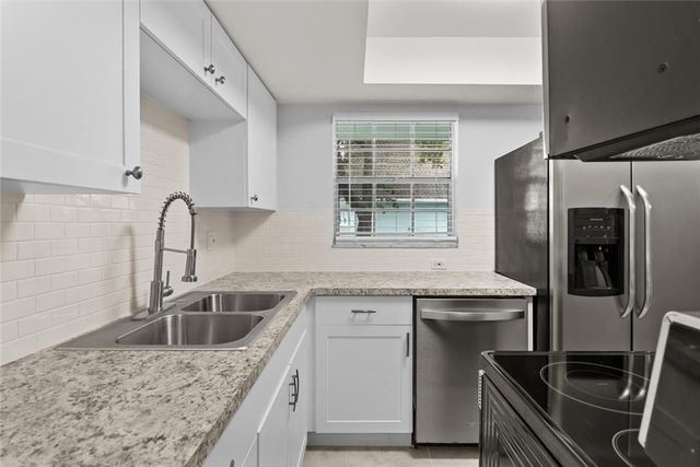 1901 Indian River Boulevard 201B, Vero Beach, FL 32960