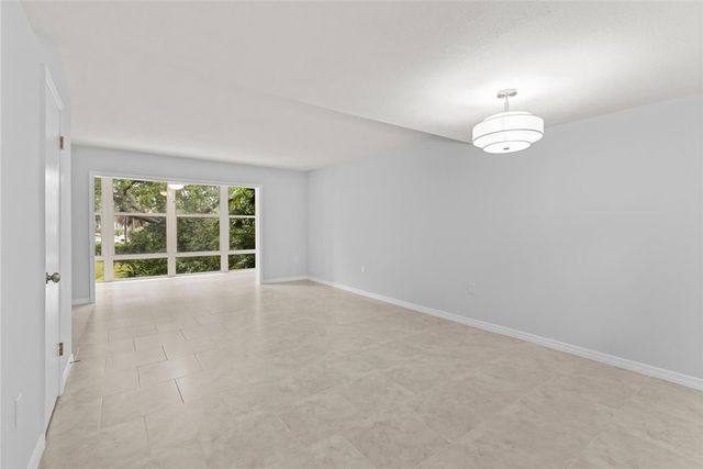 1901 Indian River Boulevard 201B, Vero Beach, FL 32960