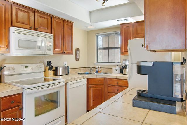 6651 N Campbell Ave Apt 210, Tucson, AZ 85718