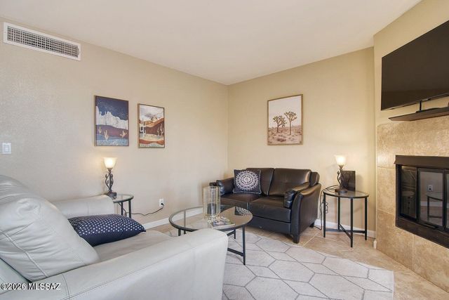 6651 N Campbell Ave Apt 210, Tucson, AZ 85718