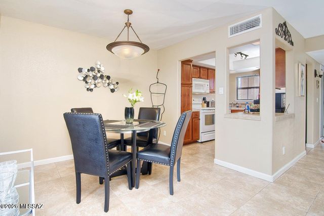 6651 N Campbell Ave Apt 210, Tucson, AZ 85718