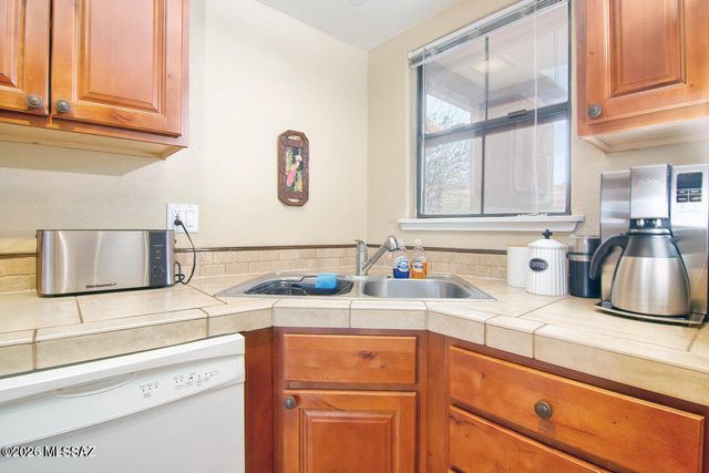 6651 N Campbell Ave Apt 210, Tucson, AZ 85718