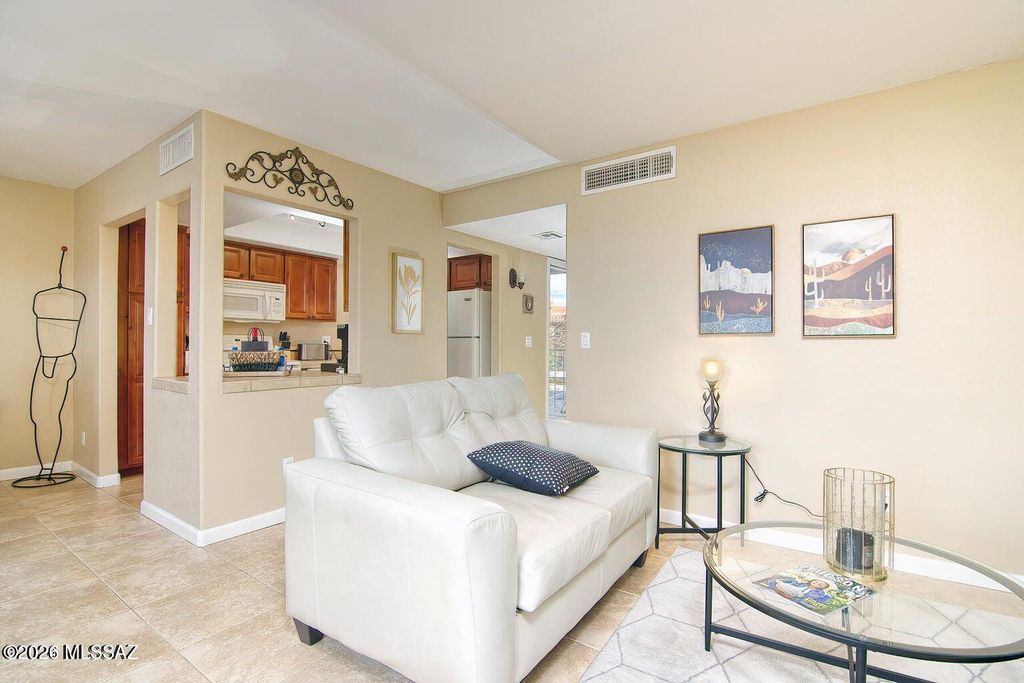 6651 N Campbell Ave Apt 210, Tucson, AZ 85718