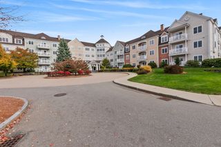 6 Woodman Way 122, Newburyport, MA 01950