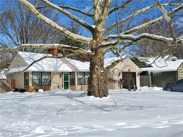 404 Crescent Drive, Berea, OH 44017