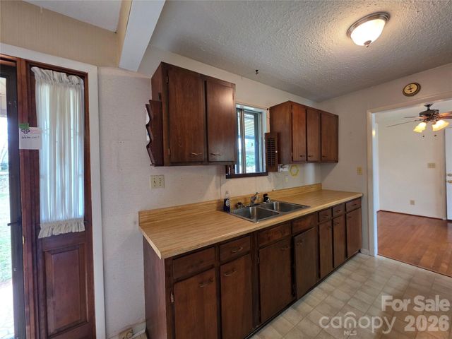 217 Park Road, Mount Holly, NC 28120