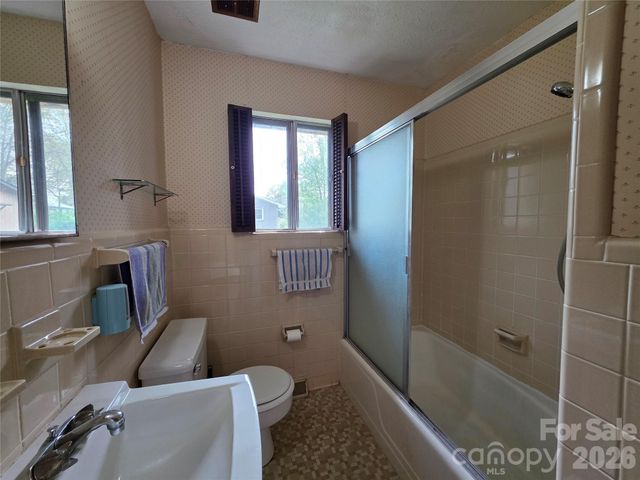 217 Park Road, Mount Holly, NC 28120