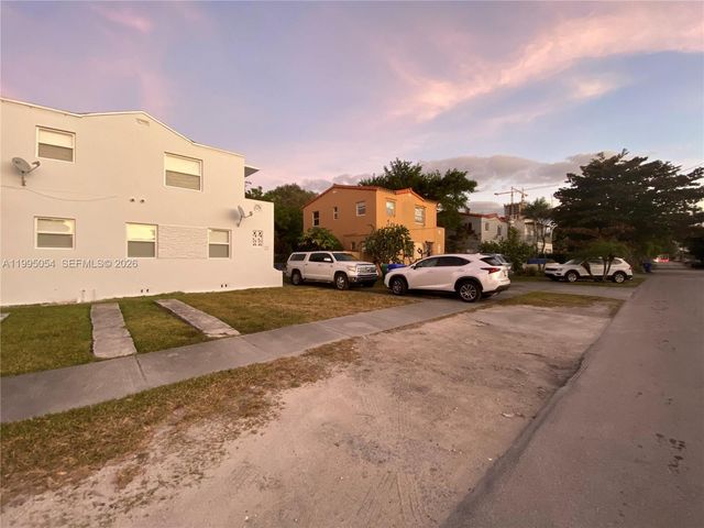 2833 SW 38th Ave 2833, Miami, FL 33134