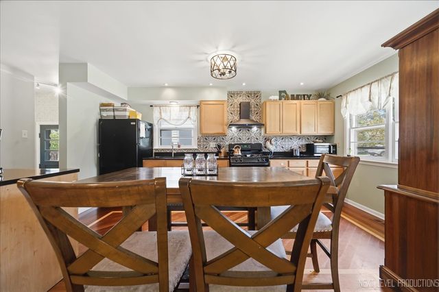 9 Ridge Road, Lemont, IL 60439