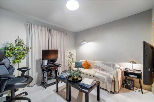 8668 NW 2nd Ter, Miami, FL 33126