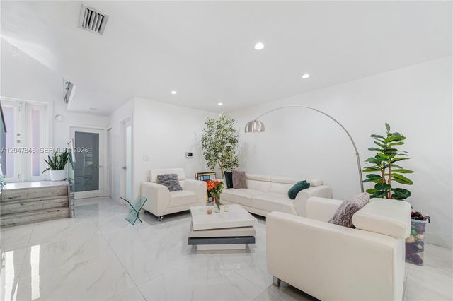 8668 NW 2nd Ter, Miami, FL 33126