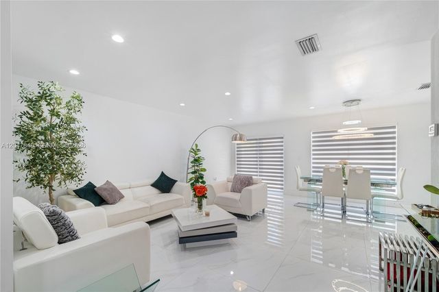 8668 NW 2nd Ter, Miami, FL 33126