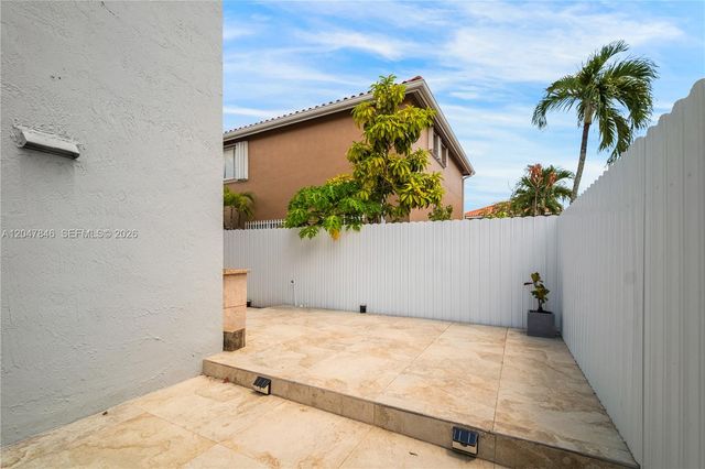 8668 NW 2nd Ter, Miami, FL 33126