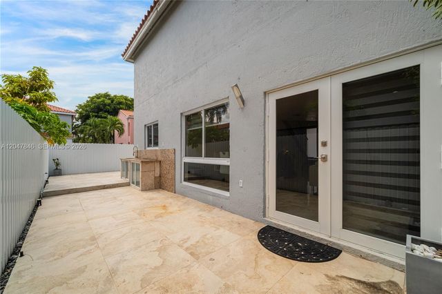 8668 NW 2nd Ter, Miami, FL 33126