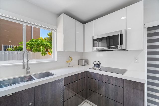 8668 NW 2nd Ter, Miami, FL 33126