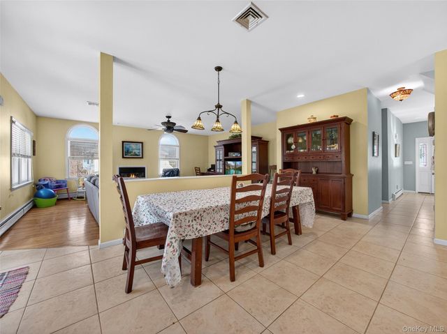 23 Carley Court, West Nyack, NY 10994