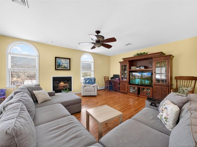 23 Carley Court, West Nyack, NY 10994