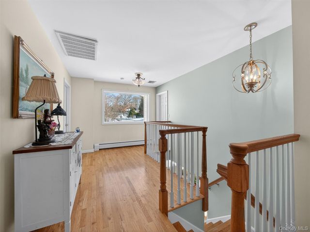 23 Carley Court, West Nyack, NY 10994