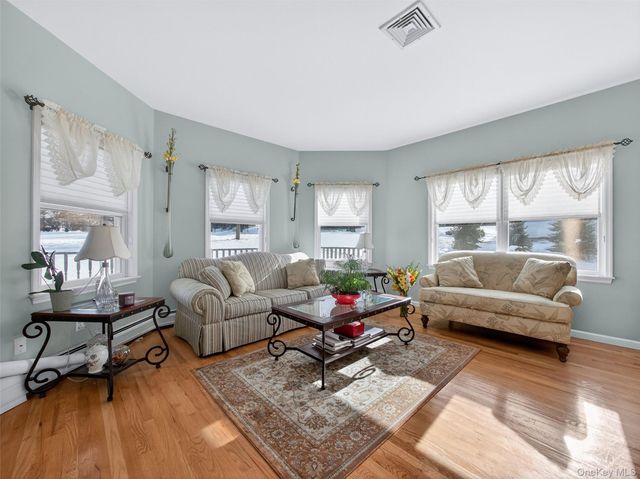 23 Carley Court, West Nyack, NY 10994