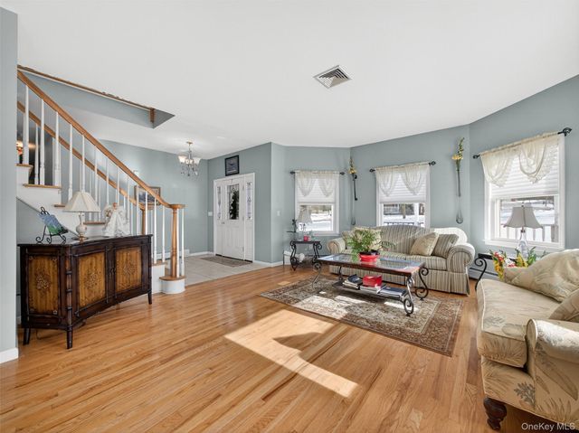 23 Carley Court, West Nyack, NY 10994