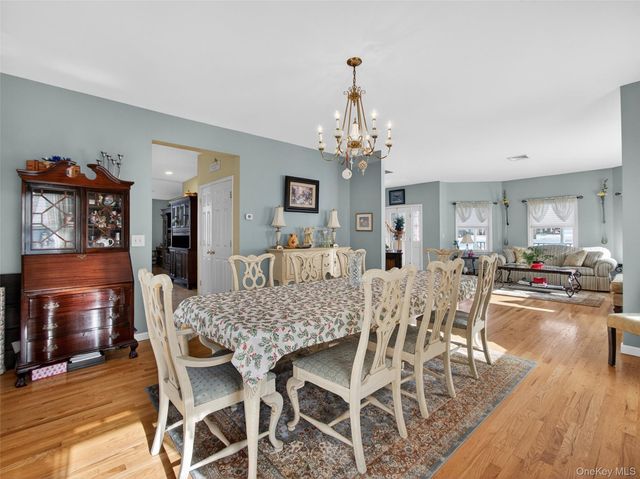 23 Carley Court, West Nyack, NY 10994