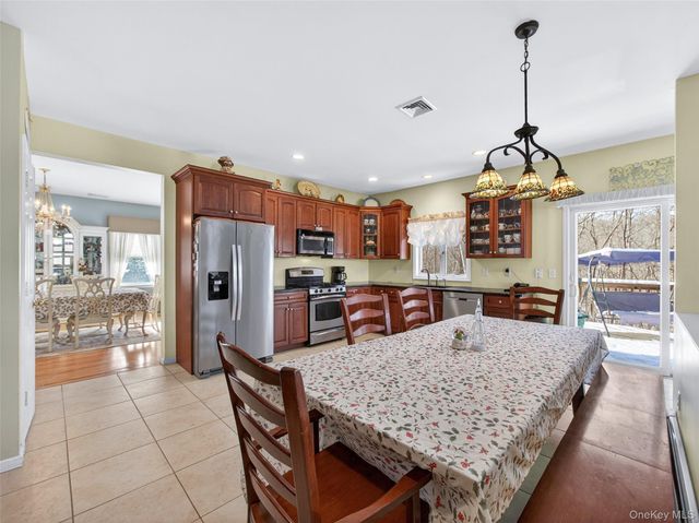 23 Carley Court, West Nyack, NY 10994