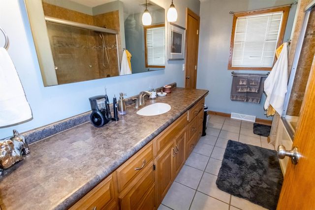 5938 Kimball Avenue, Waterloo, IA 50701