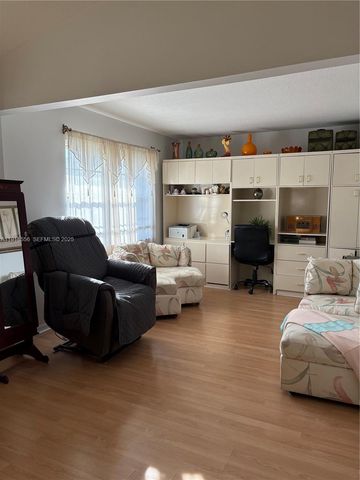 7809 NW 192nd St, Hialeah, FL 33015