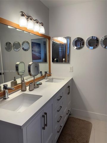 7809 NW 192nd St, Hialeah, FL 33015