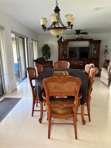 7809 NW 192nd St, Hialeah, FL 33015