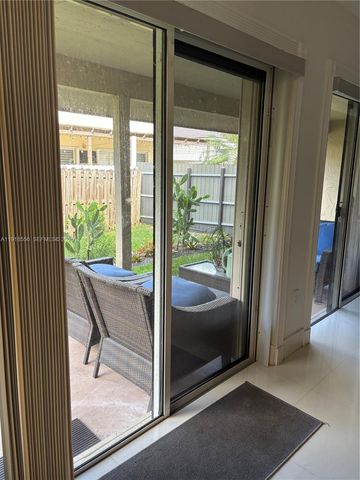 7809 NW 192nd St, Hialeah, FL 33015