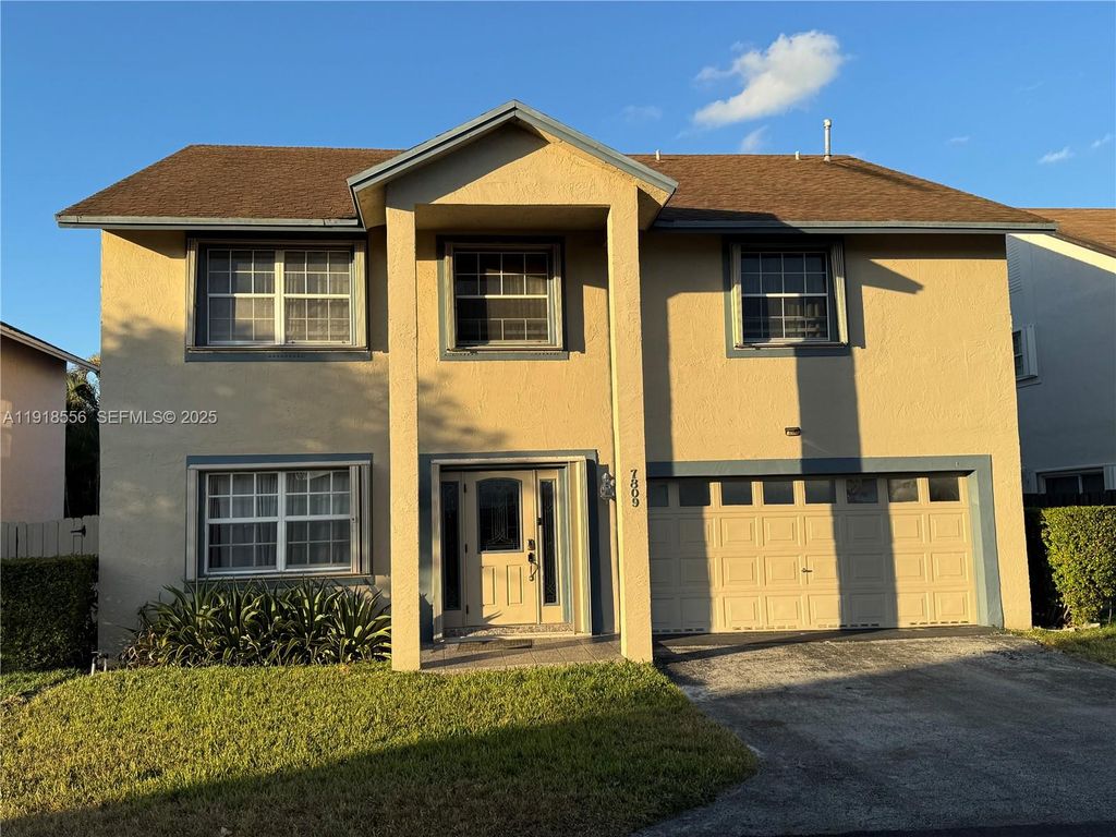 7809 NW 192nd St, Hialeah, FL 33015