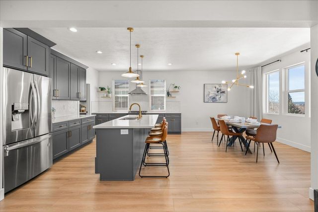 1216 S Greenacres Rd, Greenacres, WA 99016