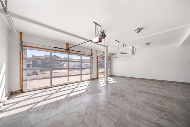 1216 S Greenacres Rd, Greenacres, WA 99016