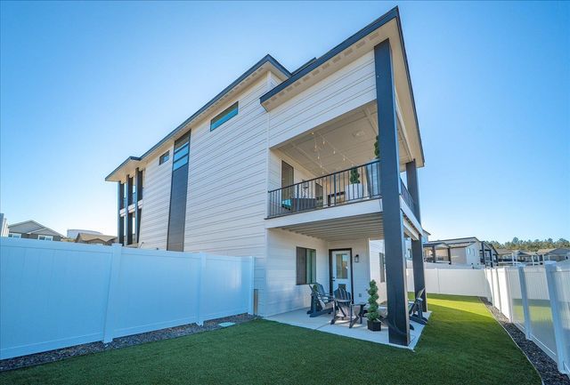 1216 S Greenacres Rd, Greenacres, WA 99016