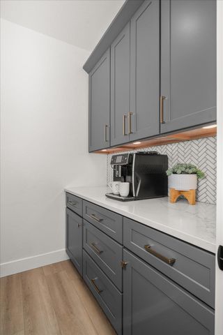 1216 S Greenacres Rd, Greenacres, WA 99016